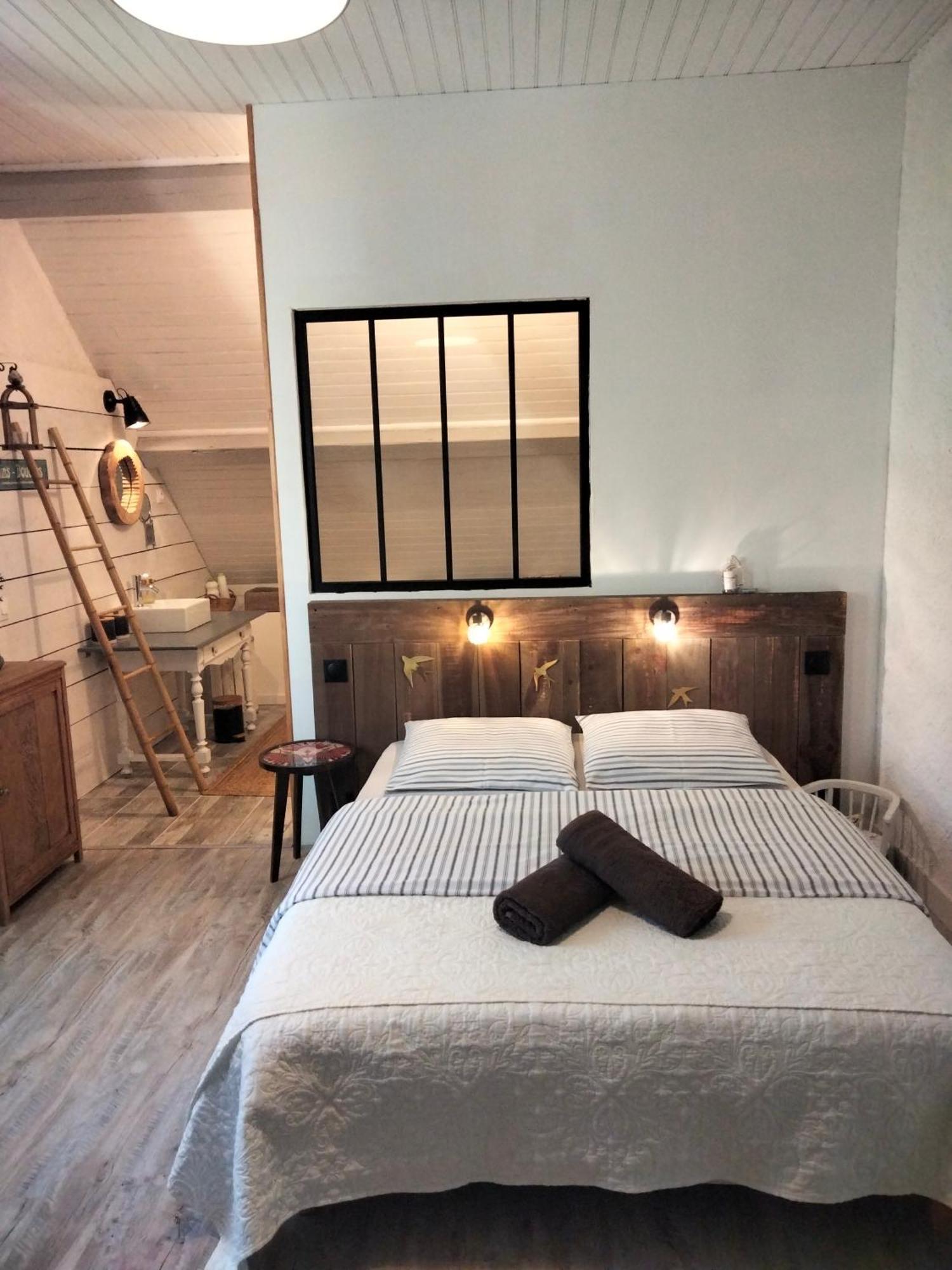 Chambre Telma 2 Pers Avec Piscine "Mon Lit Au Pre" Couples Ou Femmes Seulement Pontours Luaran gambar